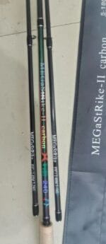 Спінінгове вудилище Megastrike з двома змінними вершинками Спінінгове вудилище Megastrike з двома змінними вершинками